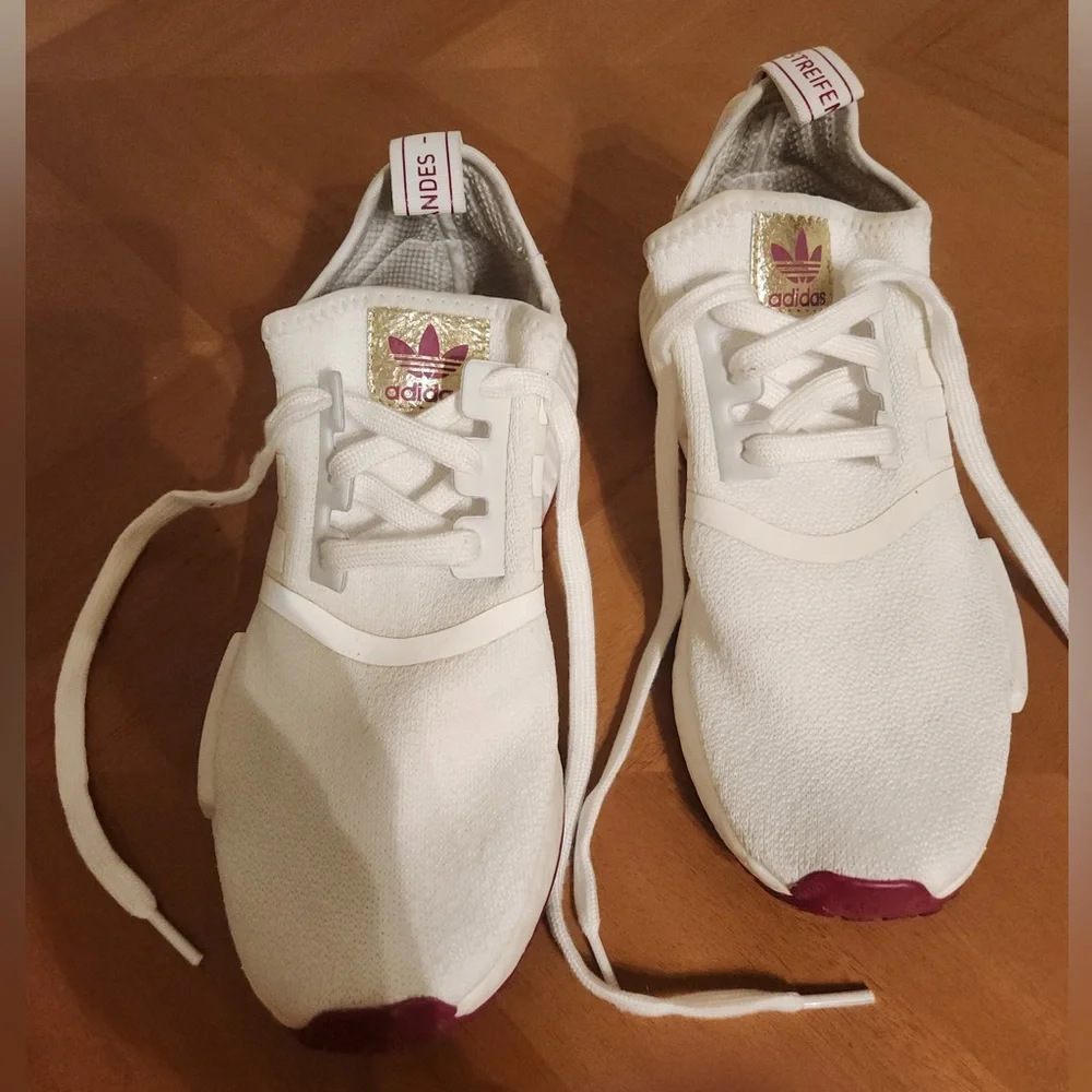 Adidas NMD R1 Sneakers – White / Gold Metallic – Women’s – Excellent Condition